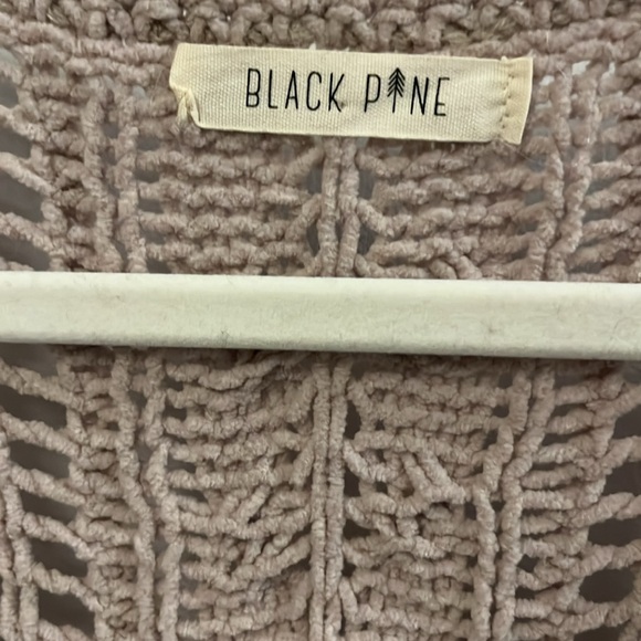 Light dusty pink sweater fits like oversized XS - Picture 2 of 4